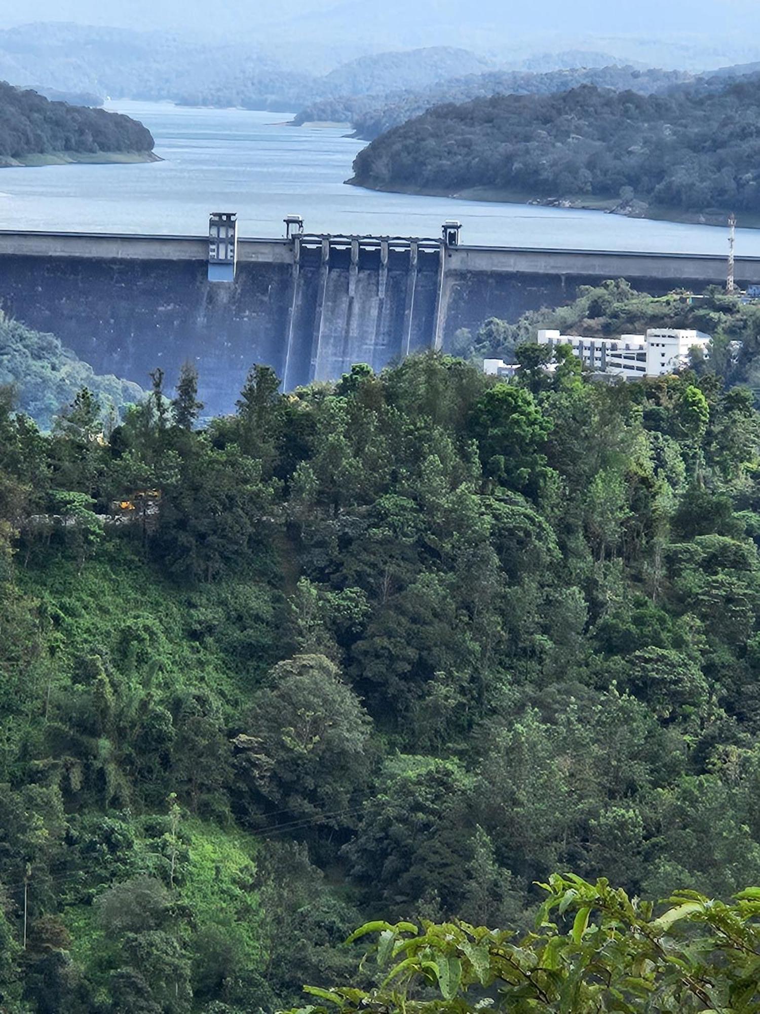 Idukki Dam View Resort Екстериор снимка